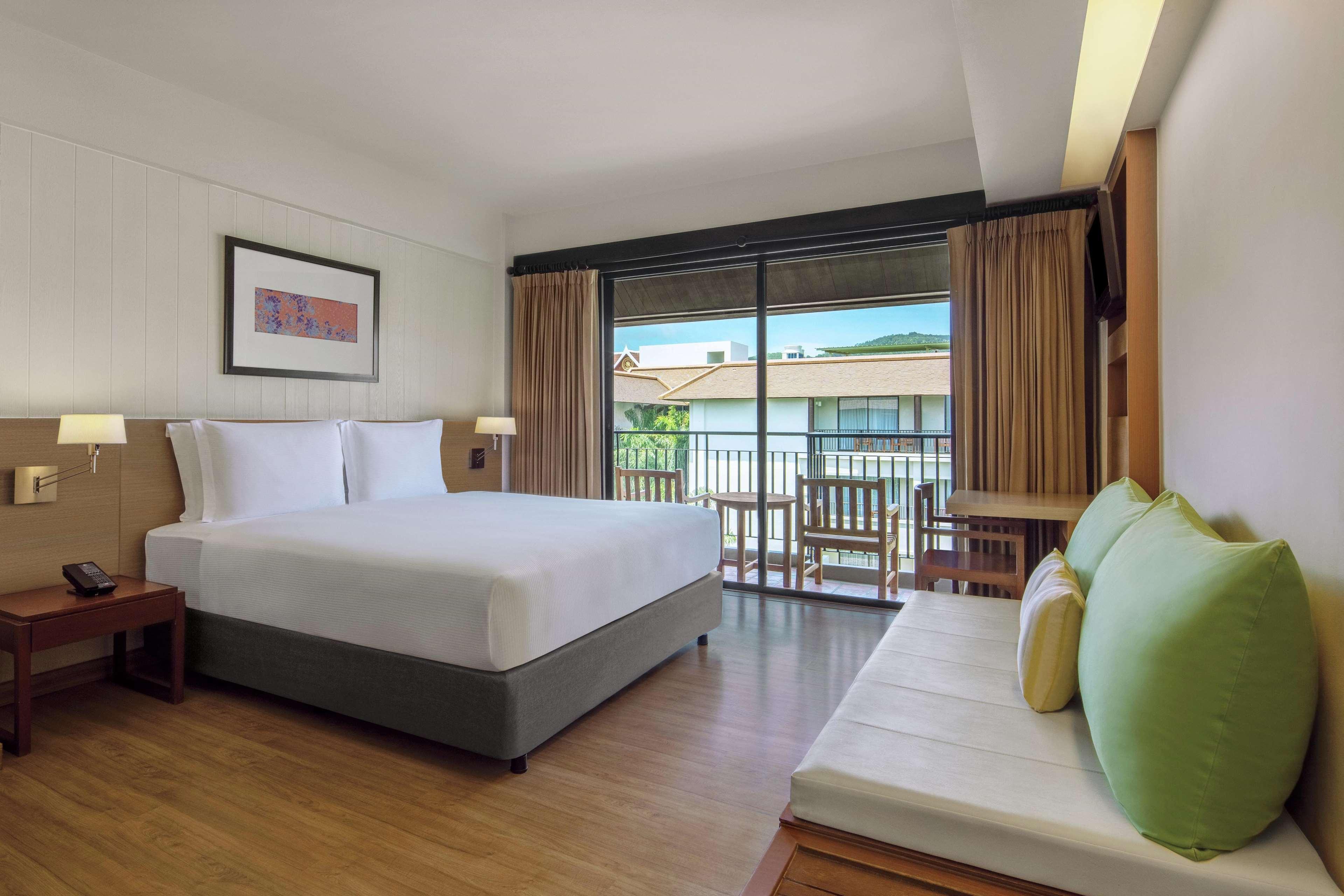 Doubletree By Hilton Phuket Banthai Resort Patong Exterior photo