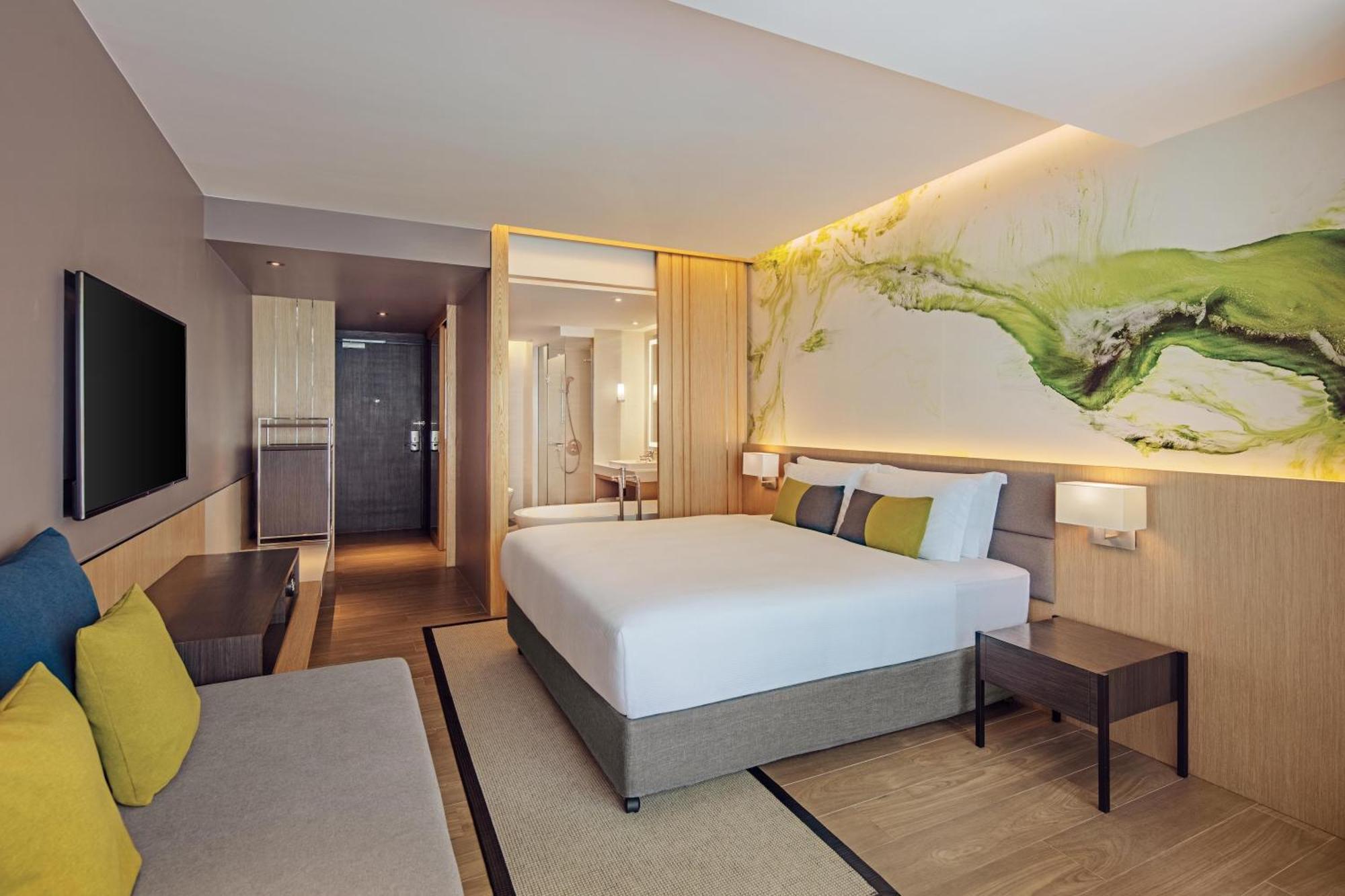 Doubletree By Hilton Phuket Banthai Resort Patong Room photo