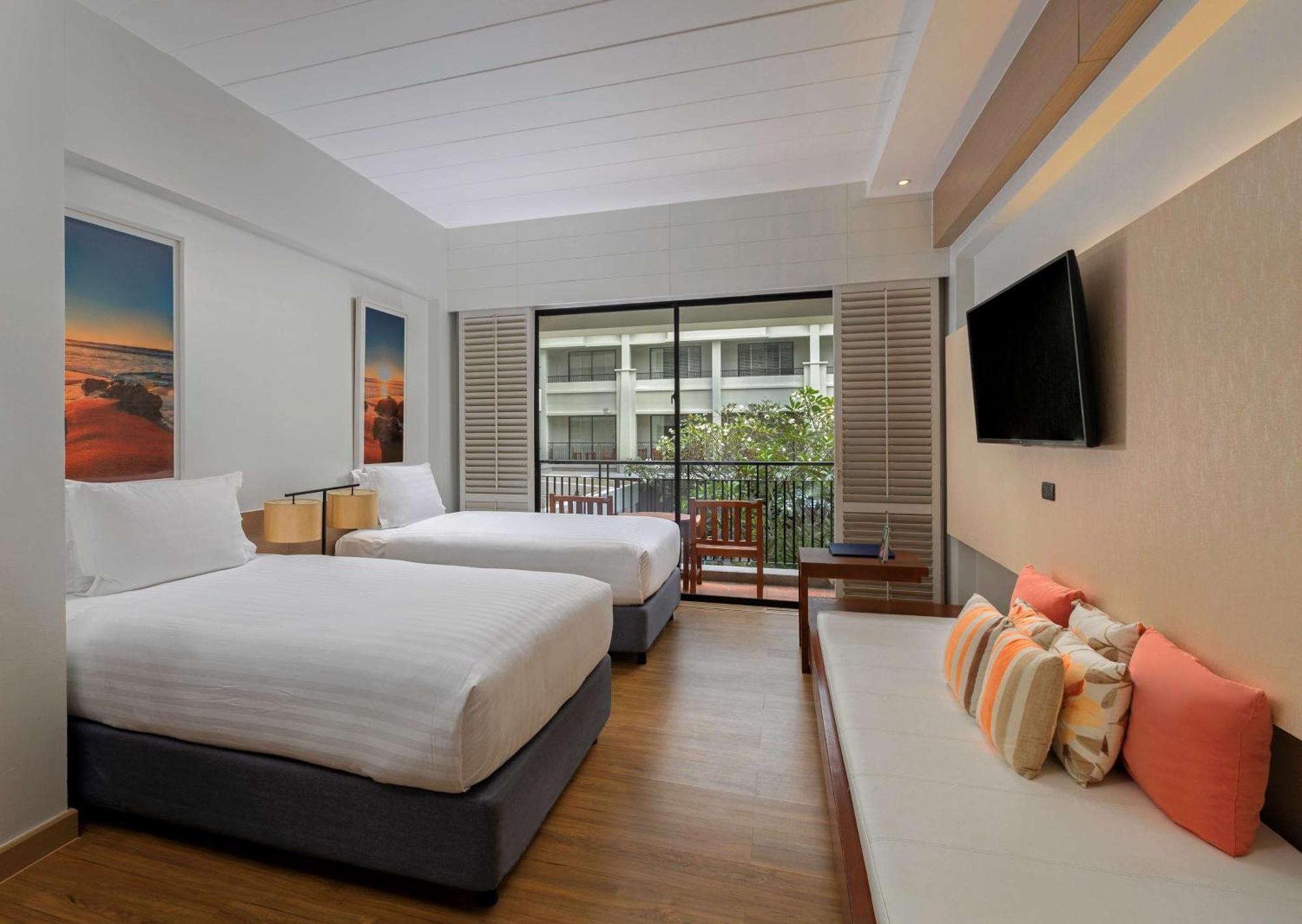 Doubletree By Hilton Phuket Banthai Resort Patong Exterior photo