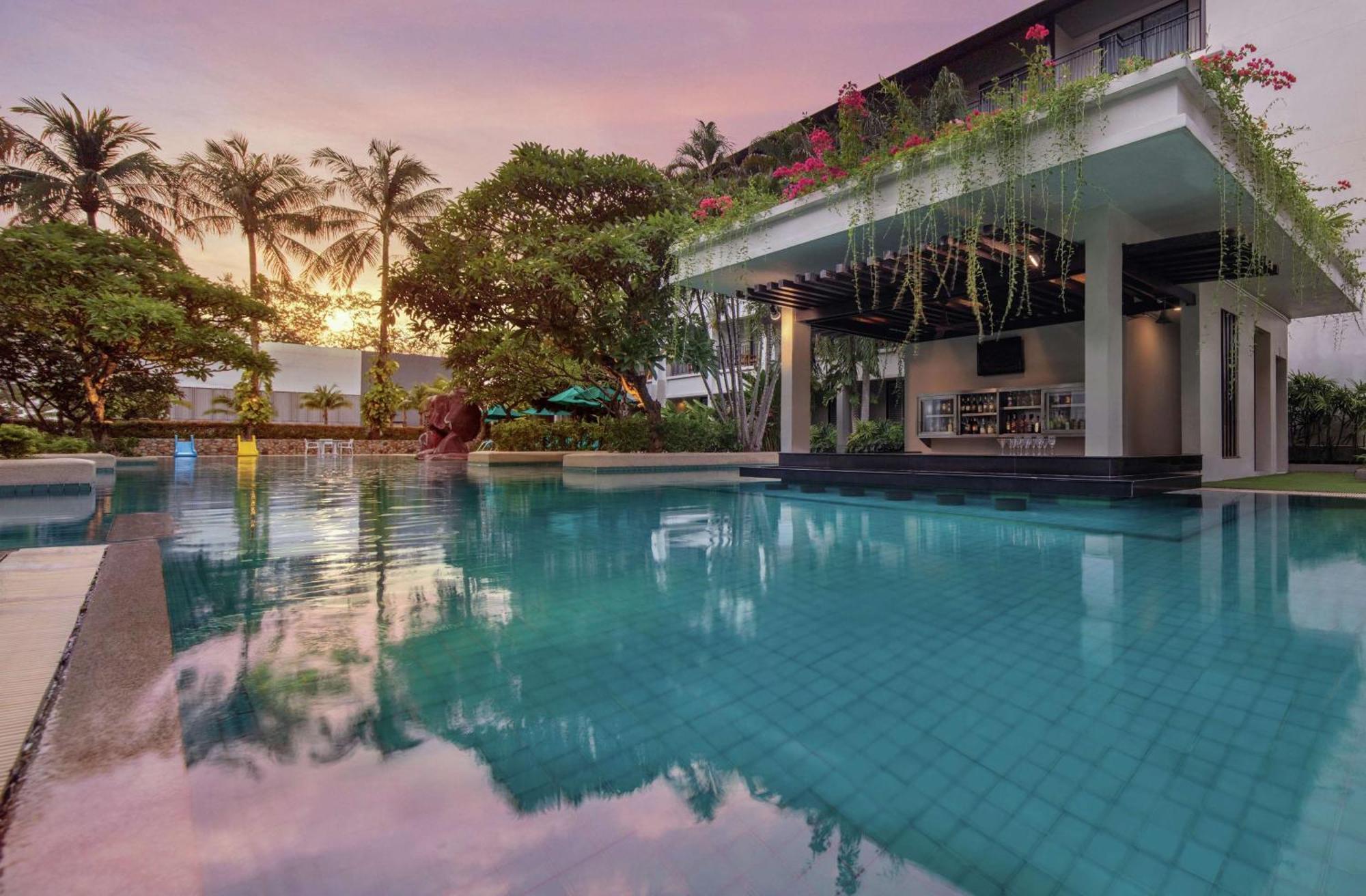 Doubletree By Hilton Phuket Banthai Resort Patong Exterior photo